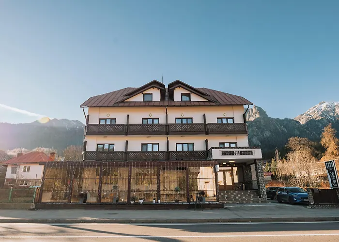 Suru Hotel & Restaurant